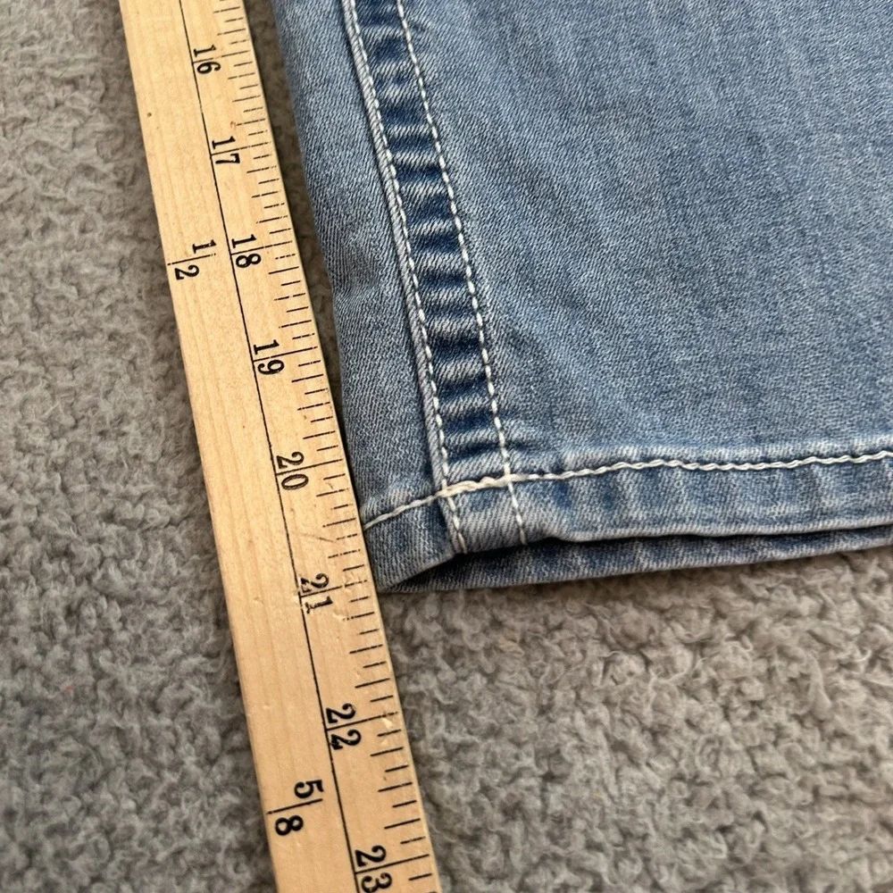 LEE Jeans Womens  12 Medium Blue‎ Slender Secret Embroidered Cropped Capri Denim